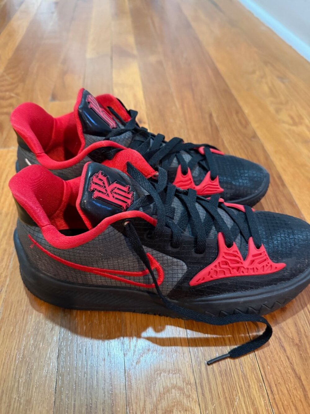 Mens Nike Kyrie Sneakers